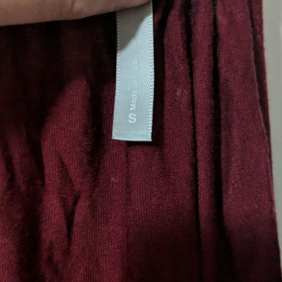 Burgundy sequin and beaded tank - Picture 3 of 4